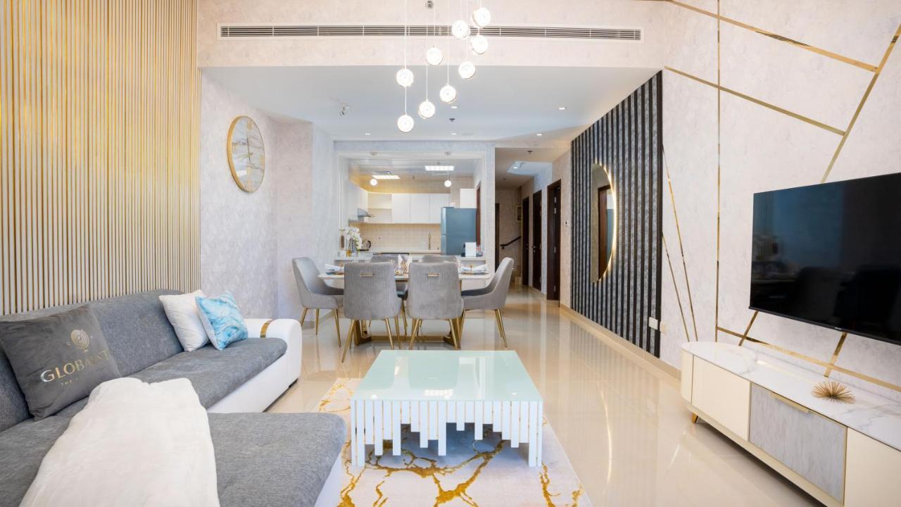 Exclusive Retreat Globalstay'S New 3Br Townhouse With Private Pool Dubai Bagian luar foto