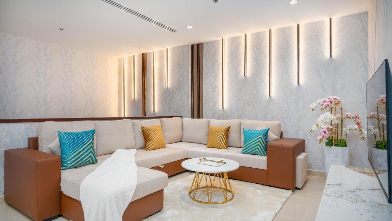 Exclusive Retreat Globalstay'S New 3Br Townhouse With Private Pool Dubai Bagian luar foto