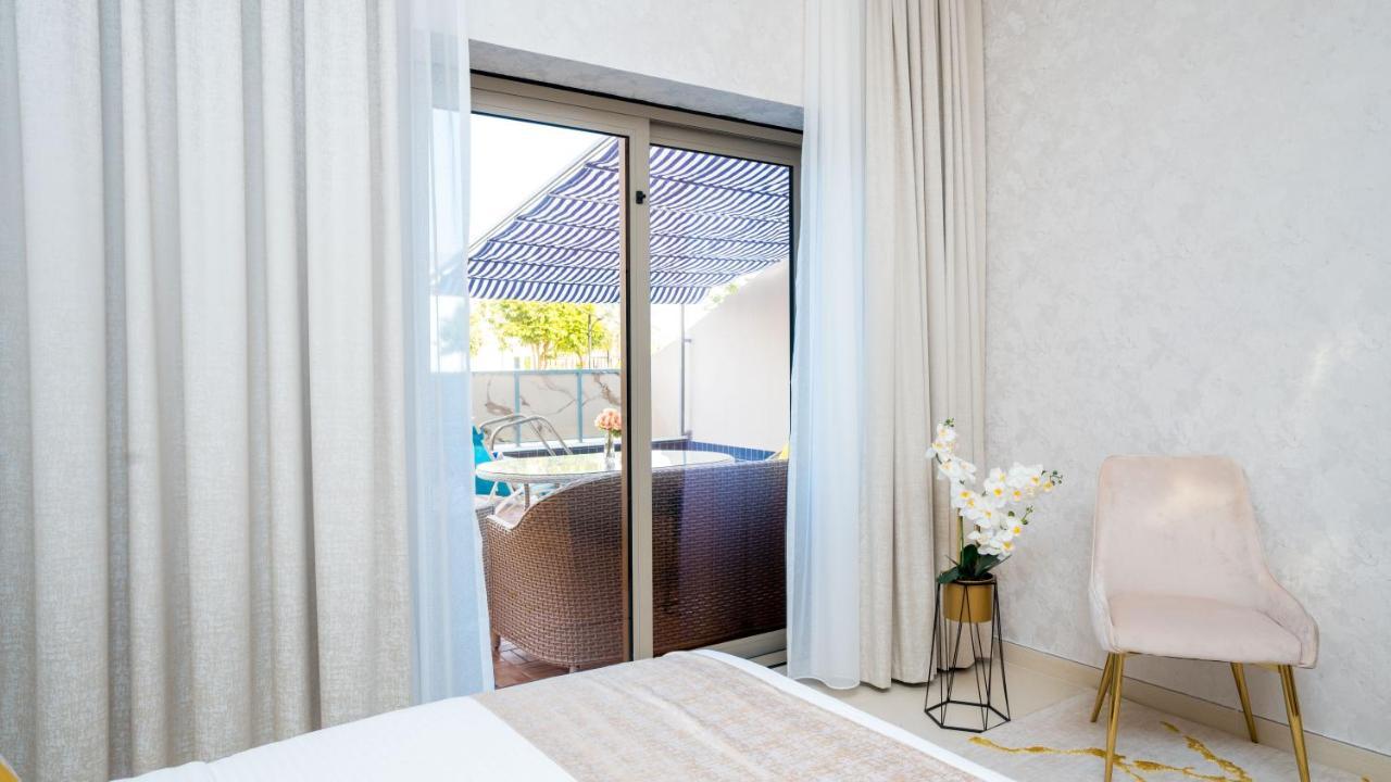 Exclusive Retreat Globalstay'S New 3Br Townhouse With Private Pool Dubai Bagian luar foto