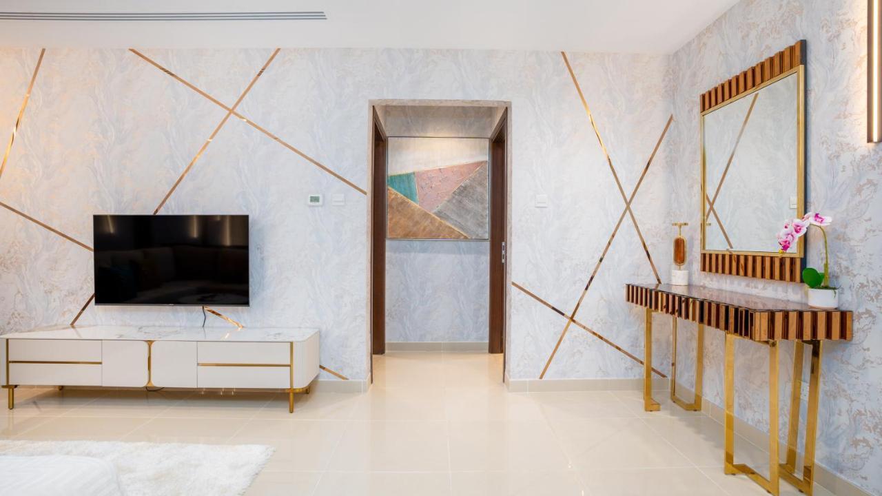 Exclusive Retreat Globalstay'S New 3Br Townhouse With Private Pool Dubai Bagian luar foto