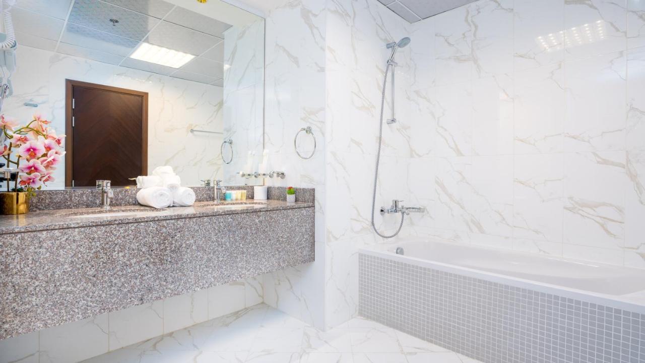 Exclusive Retreat Globalstay'S New 3Br Townhouse With Private Pool Dubai Bagian luar foto